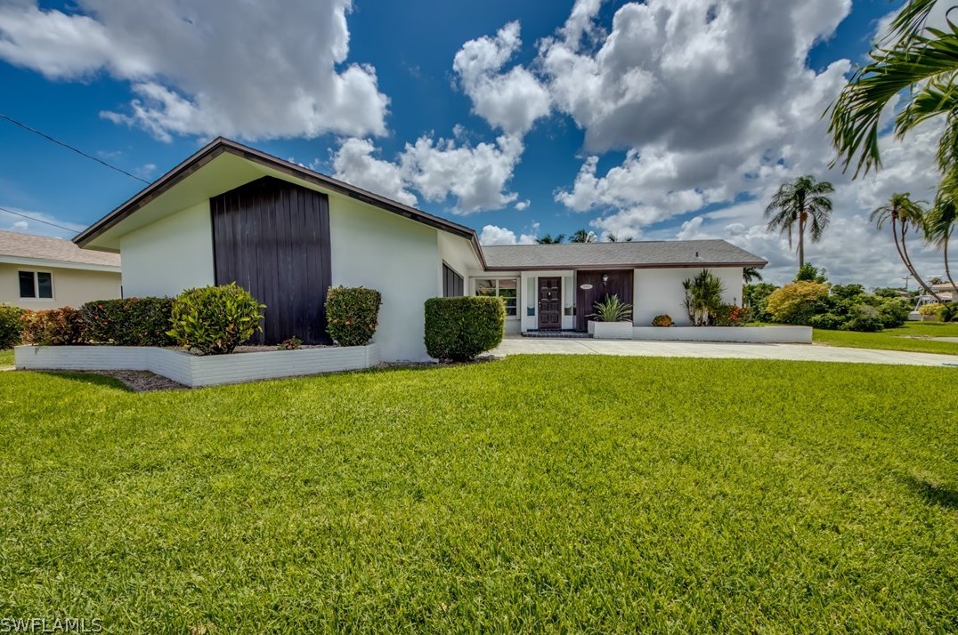 5415 2nd Pl, Cape Coral, FL 33914-7195