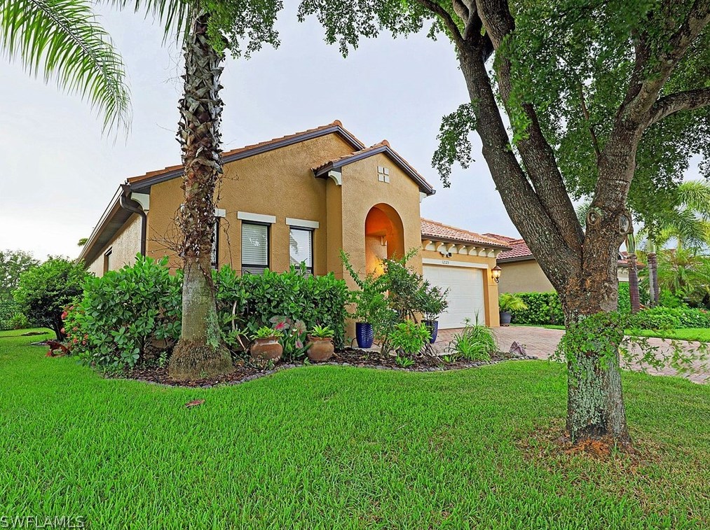 12129 Country Day Cir, Fort Myers, FL 33913-7621