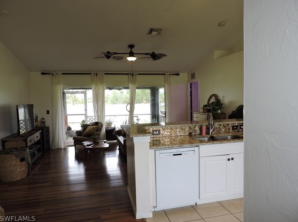 2004 23rd St, Cape Coral, FL 33993-3864