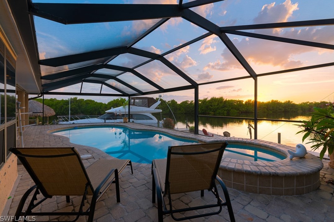 2907 29th Ter, Cape Coral, FL 33914-3879