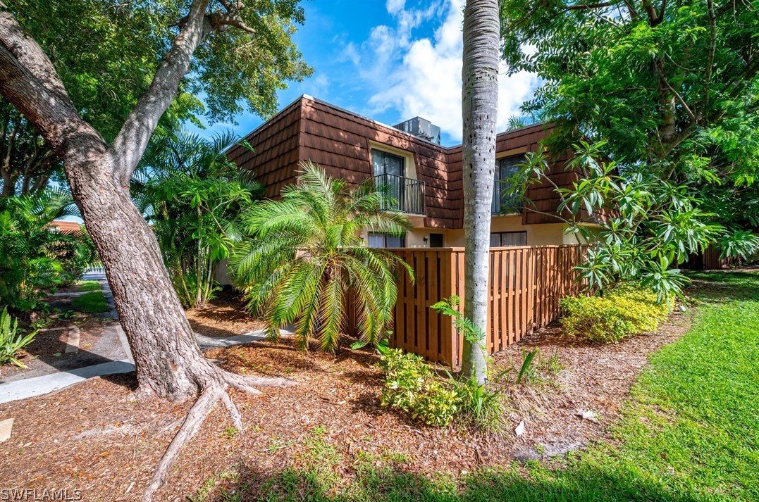 5211 Cedarbend Dr, Fort Myers, FL 33919-7502