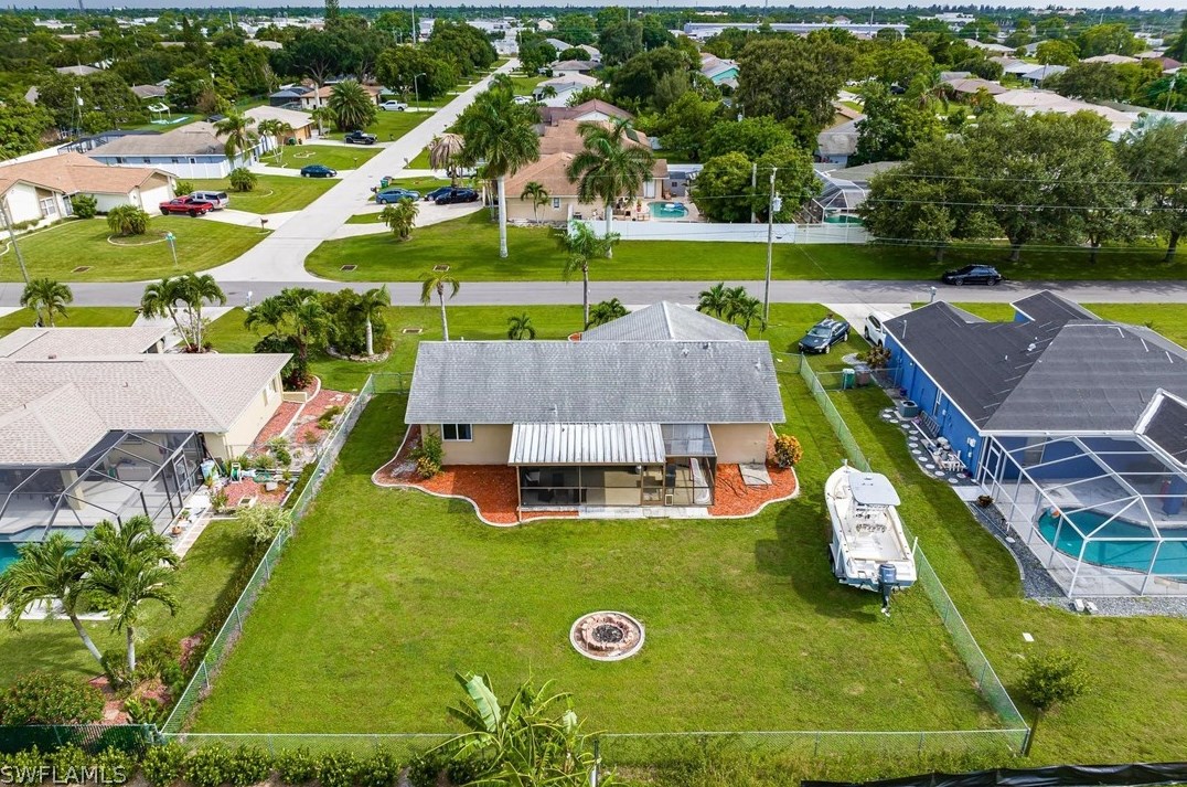 925 Se 6th Terrace, Cape Coral, FL 33990