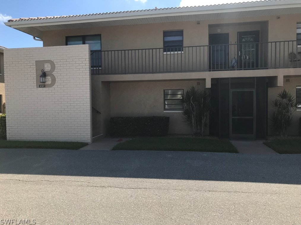 2127 Pine Ln, Cape Coral, FL 33991-3658
