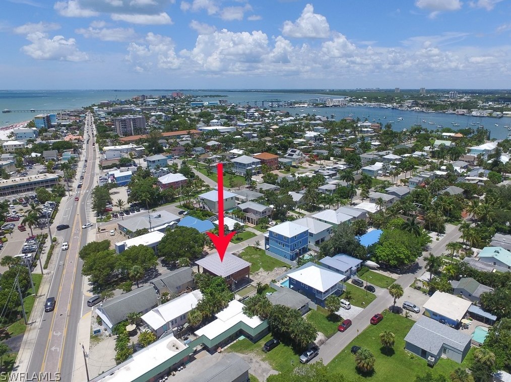 110 Pearl St, Fort Myers Beach, FL 33931