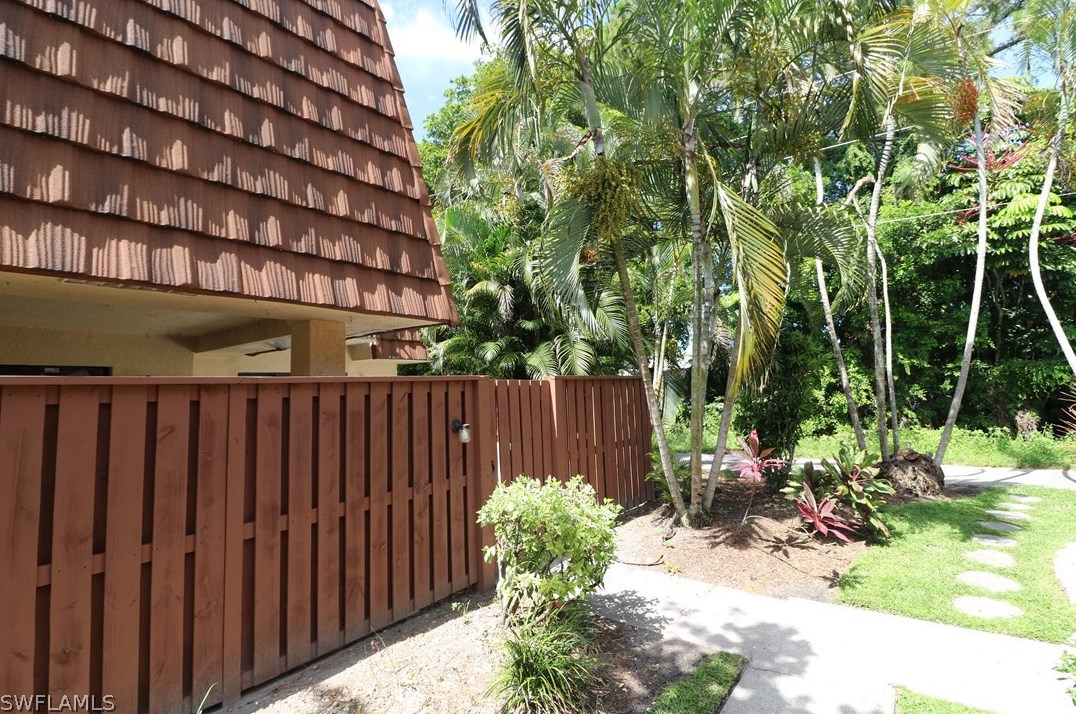 5244 Cedarbend Dr, Fort Myers, FL 33919-7501