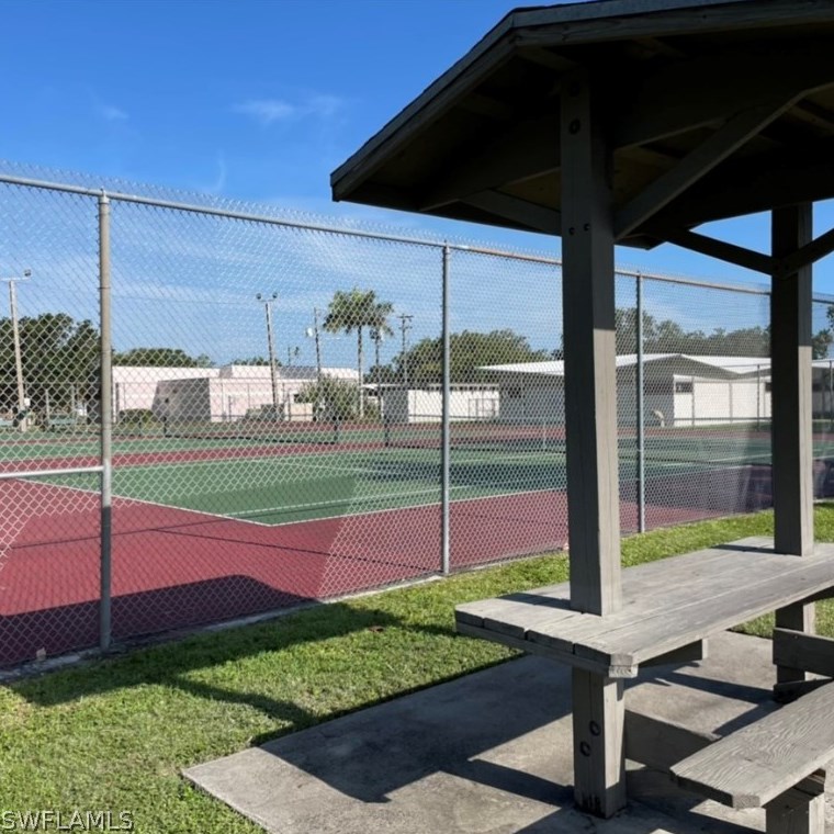 300 Avenida Del Rio, Clewiston FL  33440-2524 exterior