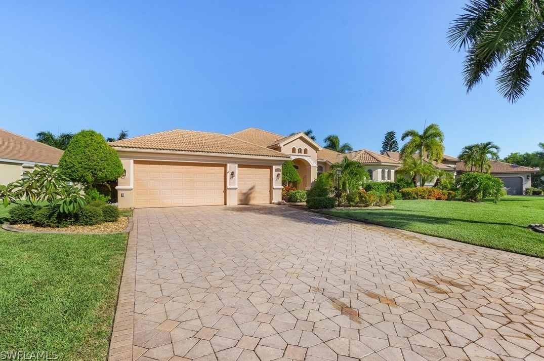 11792 Lady Anne Cir, Cape Coral, FL 33991-7539