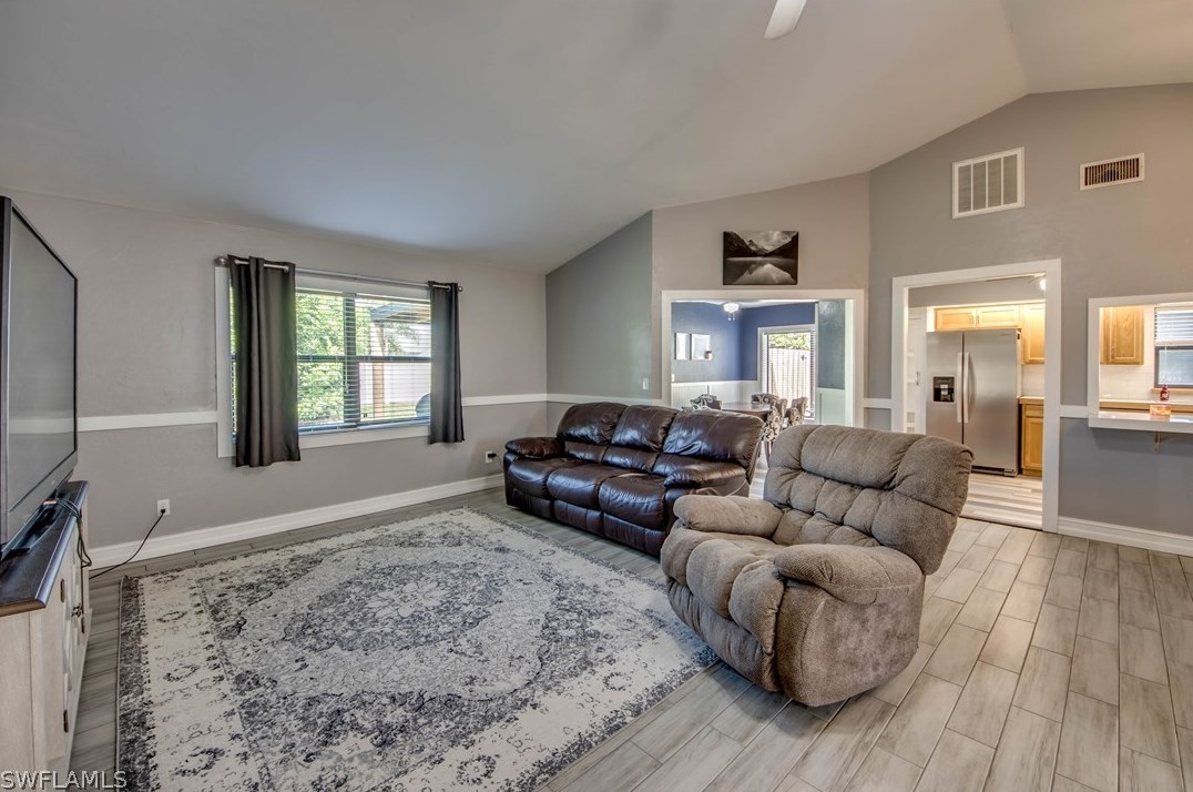 106 9th Ct, Cape Coral, FL 33909-2627