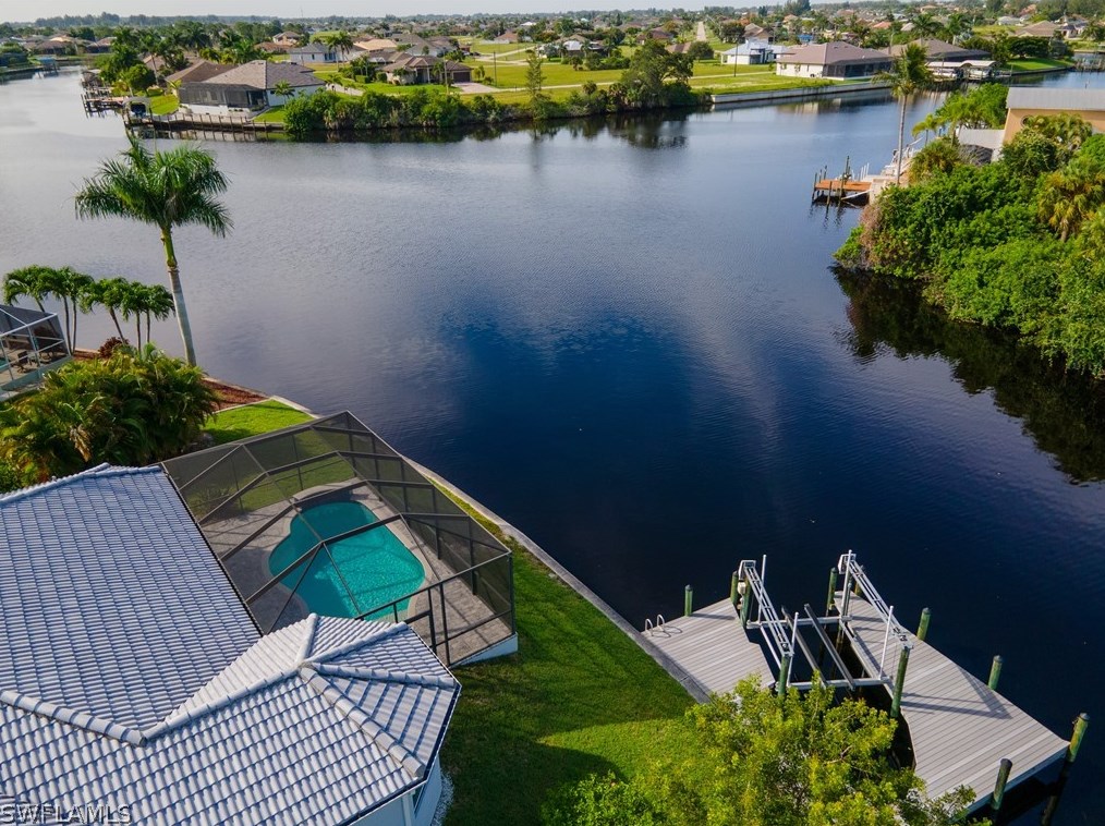 2202 37th Pl, Cape Coral, FL 33993-3523