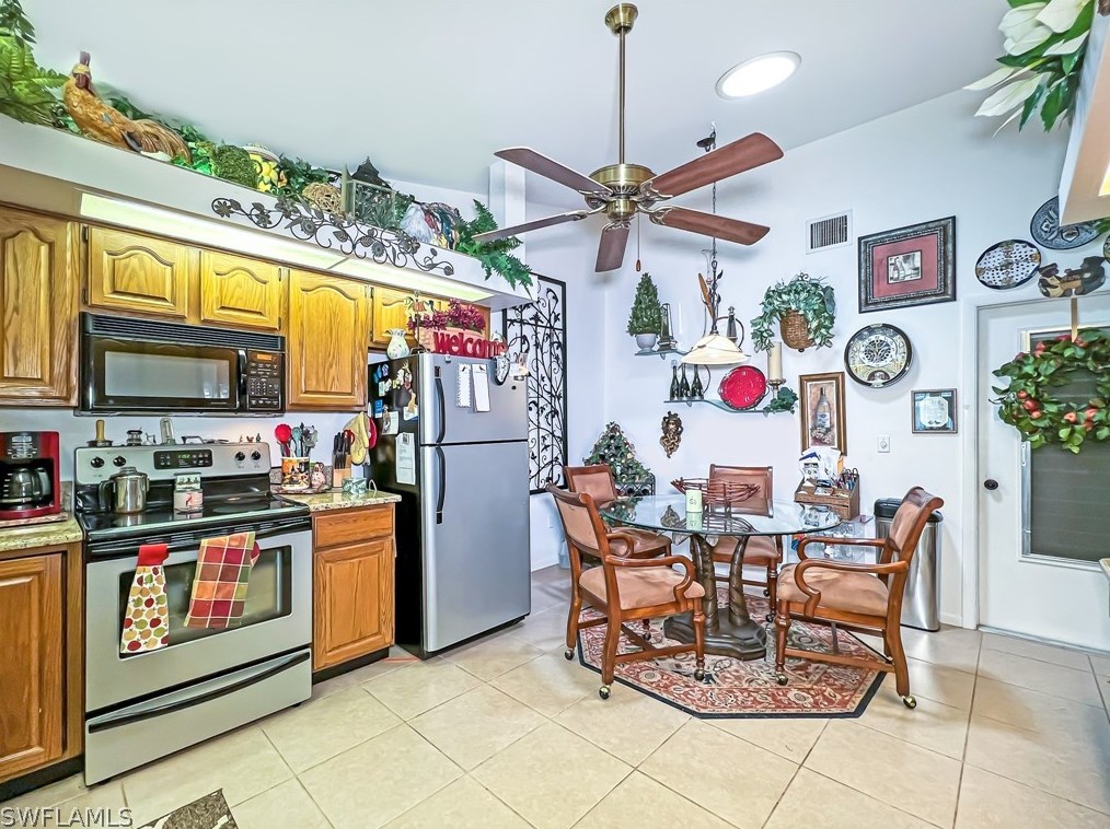 1247 Medinah Dr, Fort Myers, FL 33919-7310