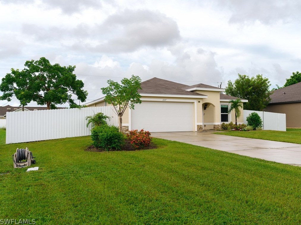 1217 36th Ter, Cape Coral, FL 33914-5157