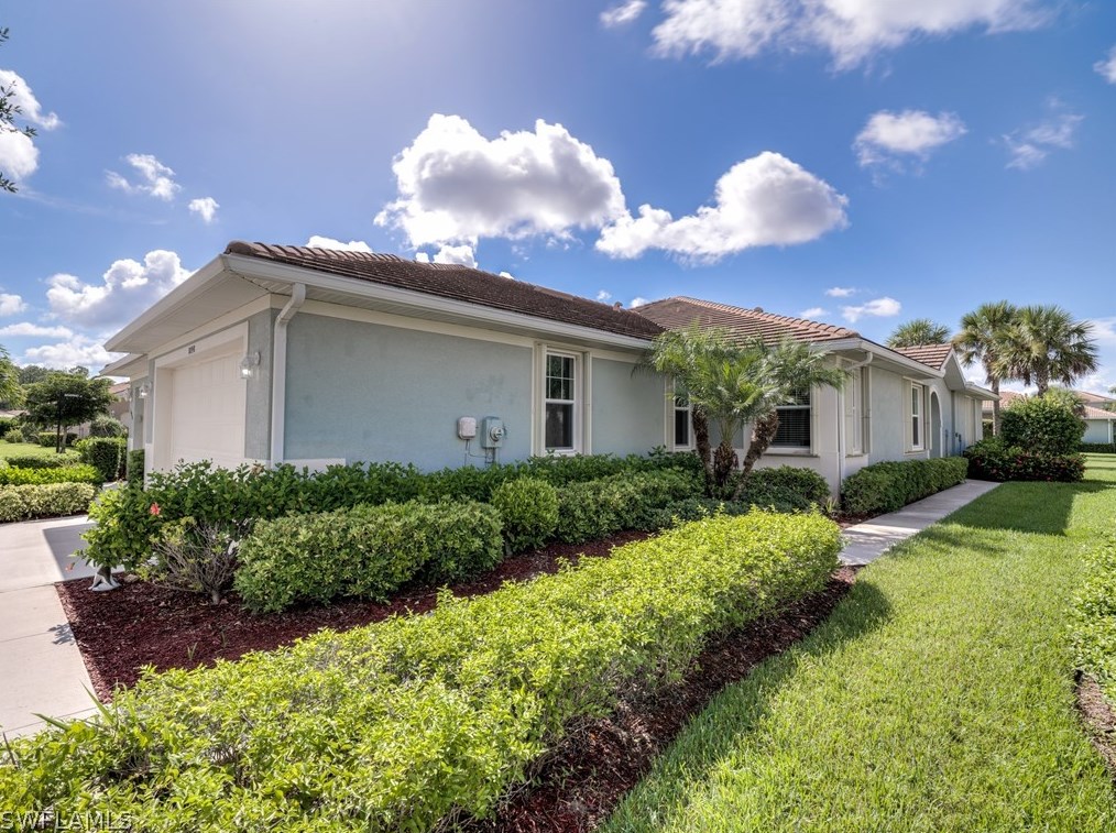 10748 Cetrella Dr, Fort Myers, FL 33913-8667