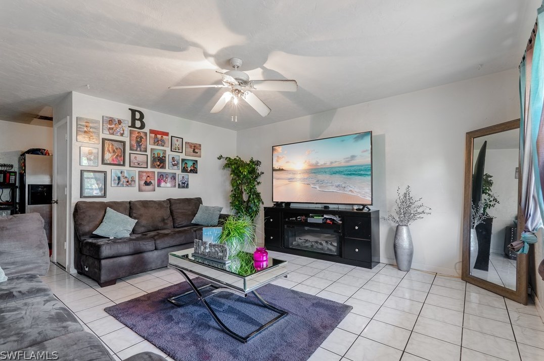 12320 3rd St, Fort Myers, FL 33905-4810