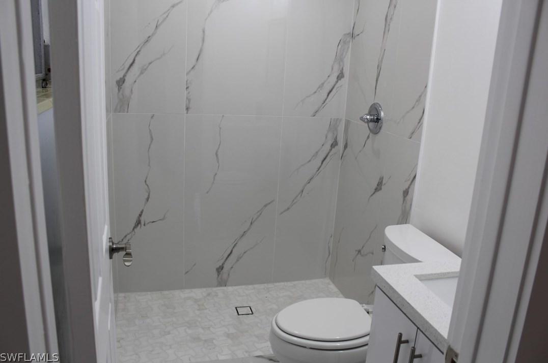 1849 Inlet Dr, Fort Myers FL  33903-5007 exterior