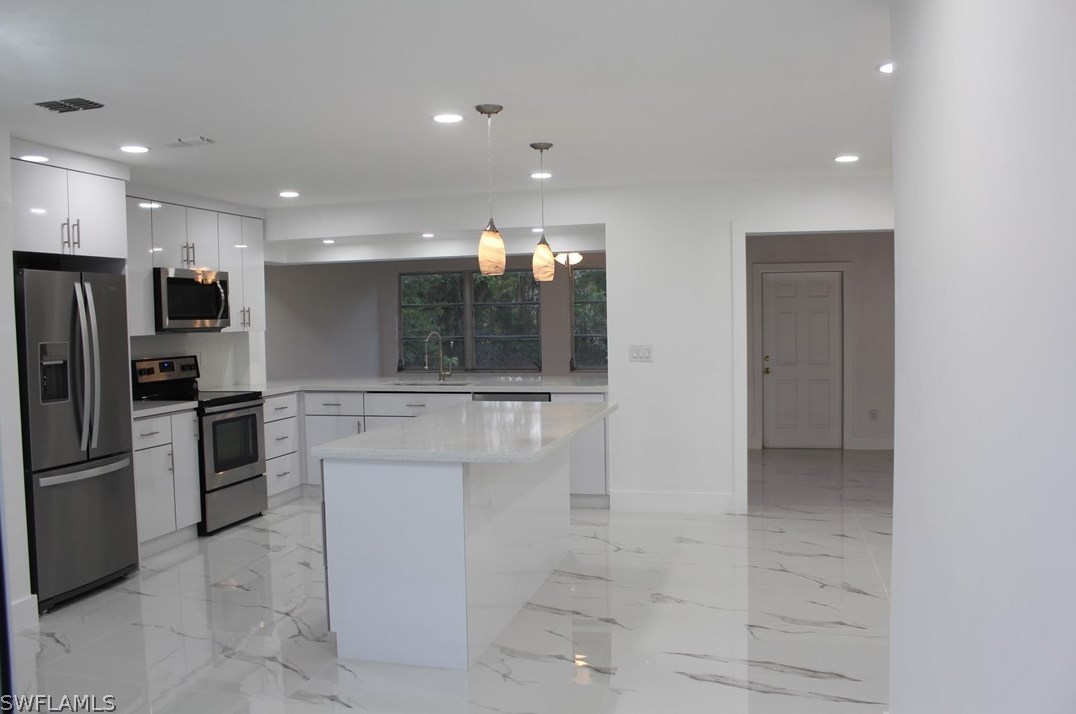 1849 Inlet Dr, Fort Myers FL  33903-5007 exterior