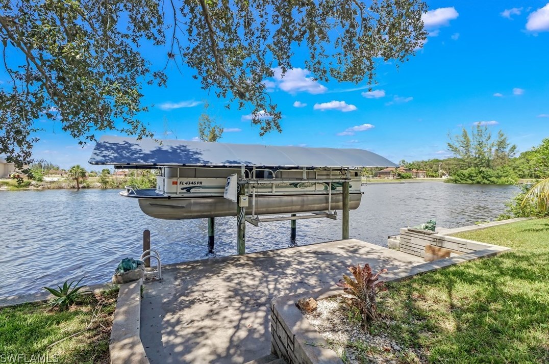 4107 26th St, Cape Coral, FL 33993-3402