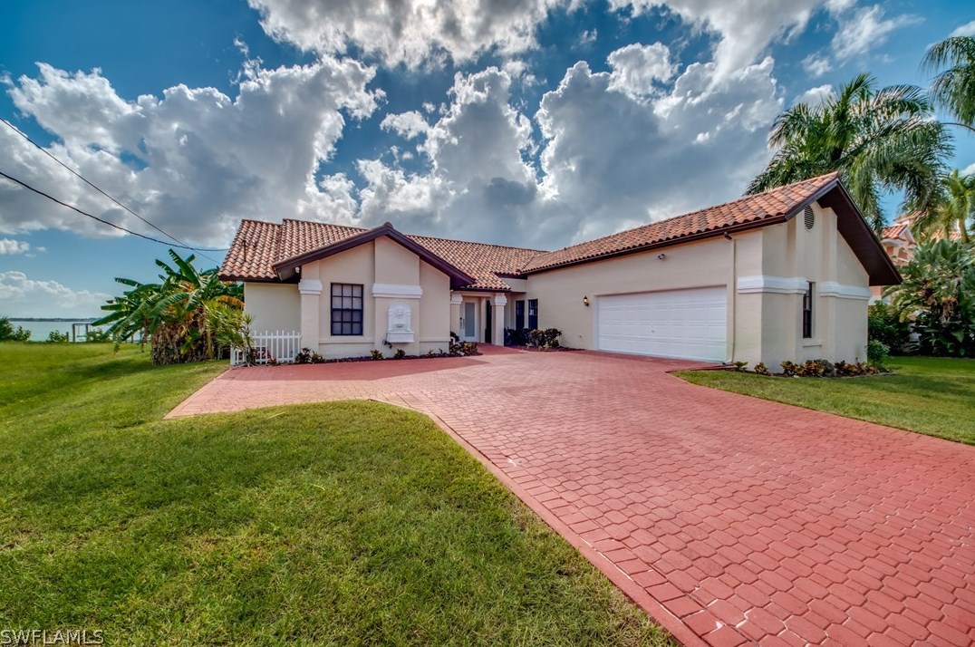 334 Bayshore Dr, Cape Coral, FL 33904-5811