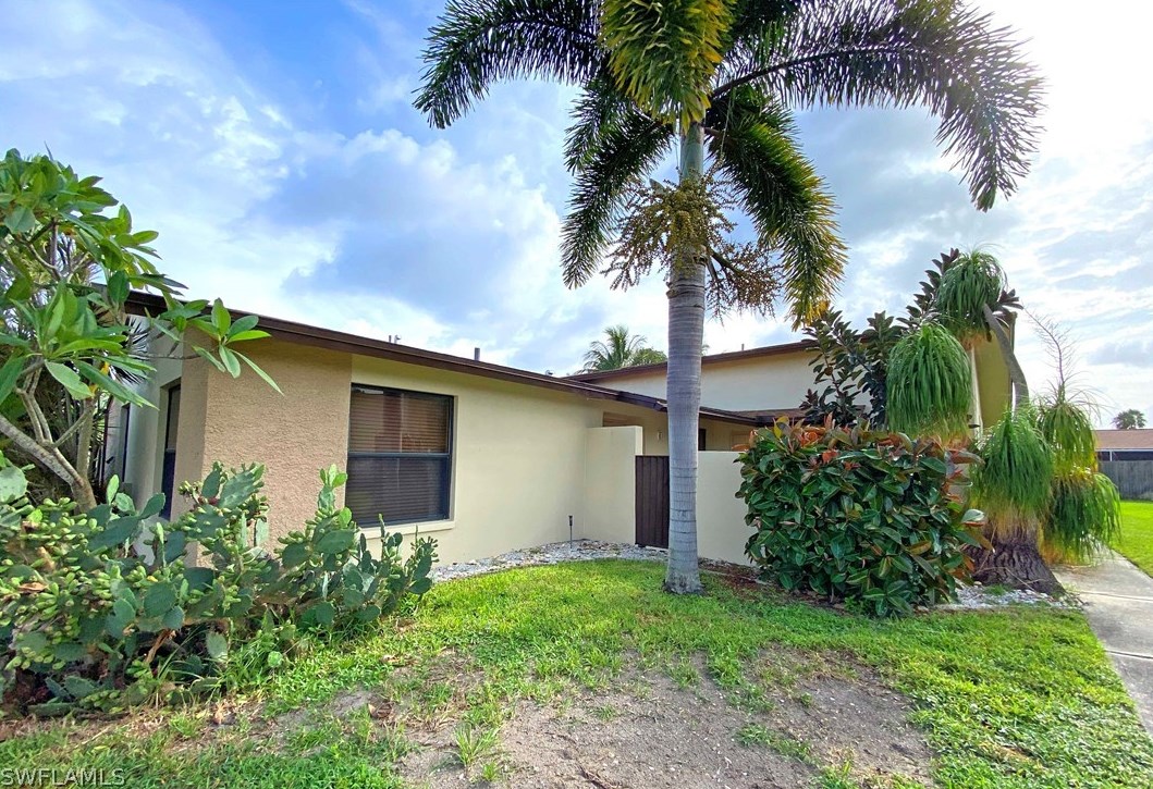 6112 Principia Dr, Fort Myers, FL 33919-4912