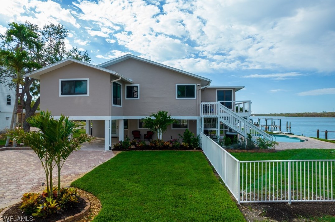 205 Bayview Ave, Fort Myers Beach, FL 33931