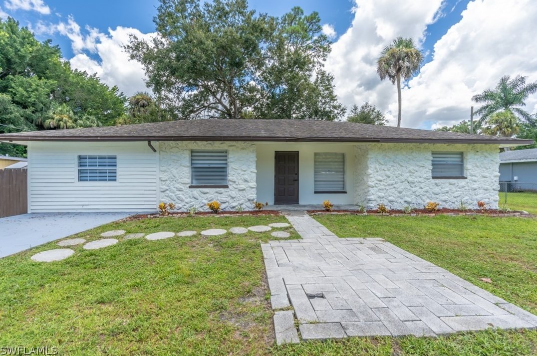 1526 Flynn Rd, Fort Myers, FL 33903-5544