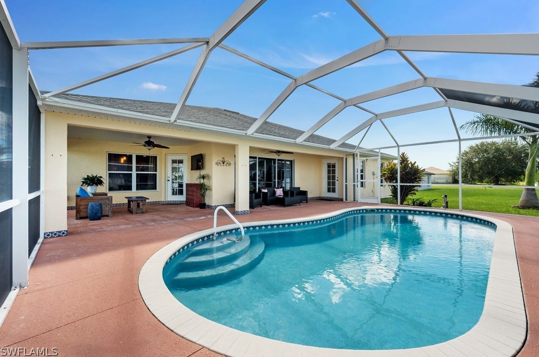 206 3rd Pl, Cape Coral, FL 33990-0010