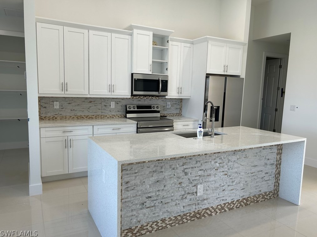 416 31st Pl, Cape Coral, FL 33991-0070
