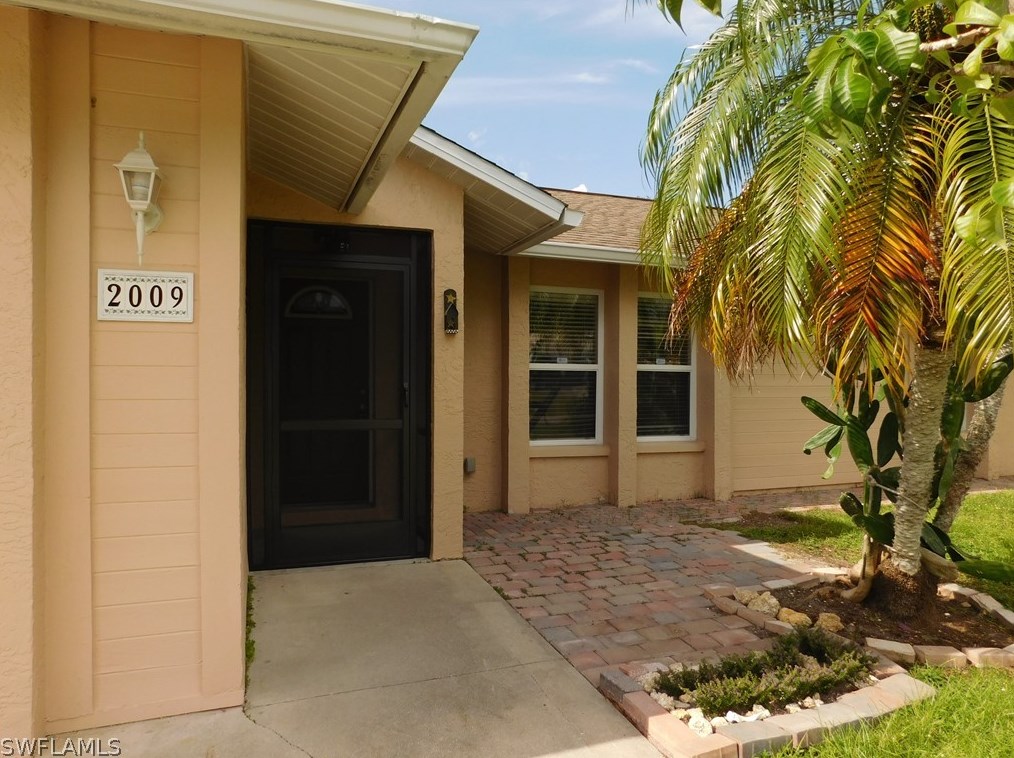 2009 3rd Ter, Cape Coral, FL 33990-0027