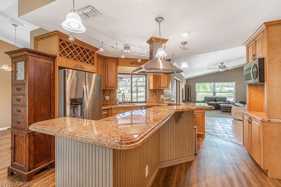 6695 Wakefield Dr, Fort Myers, FL 33966-1550