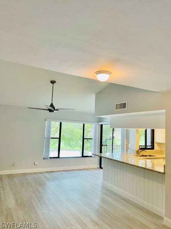 5650 Trailwinds Dr #122, Fort Myers, FL 33907