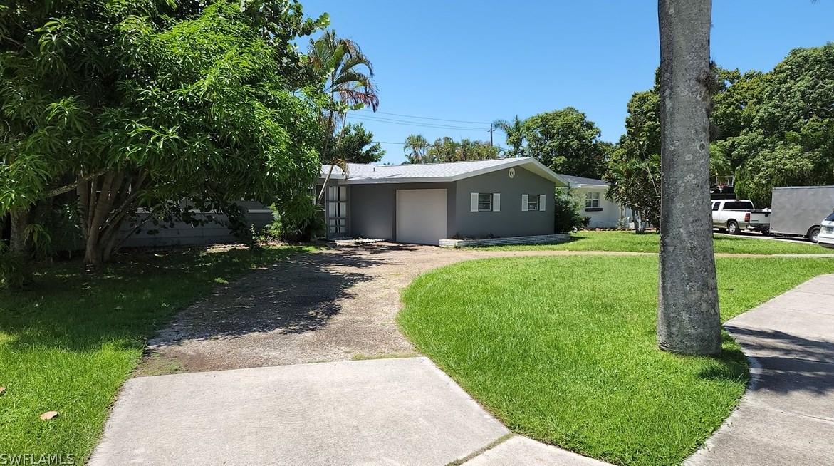 1530 Passaic Ave, Fort Myers, FL 33901