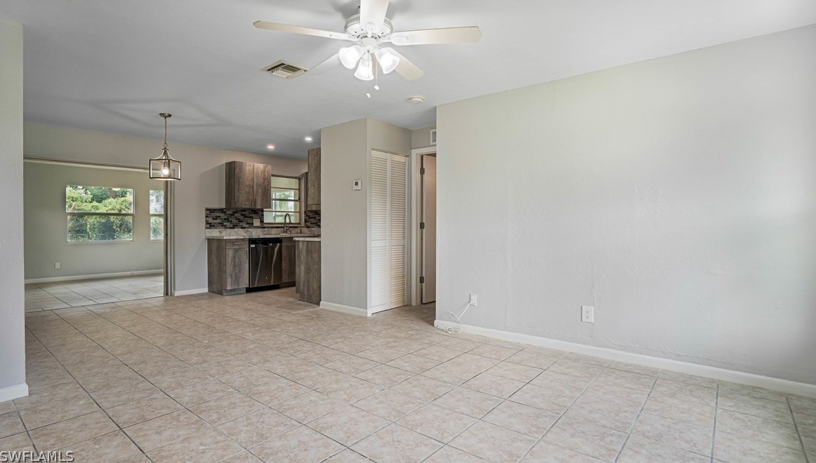 1709 Framingham Ct, Fort Myers, FL 33907-1209