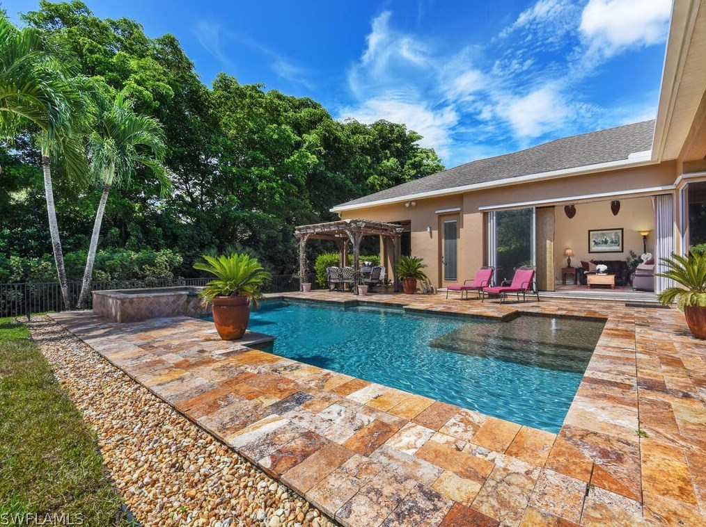 7630 Knightwing Cir, Fort Myers FL 33912-7332 exterior