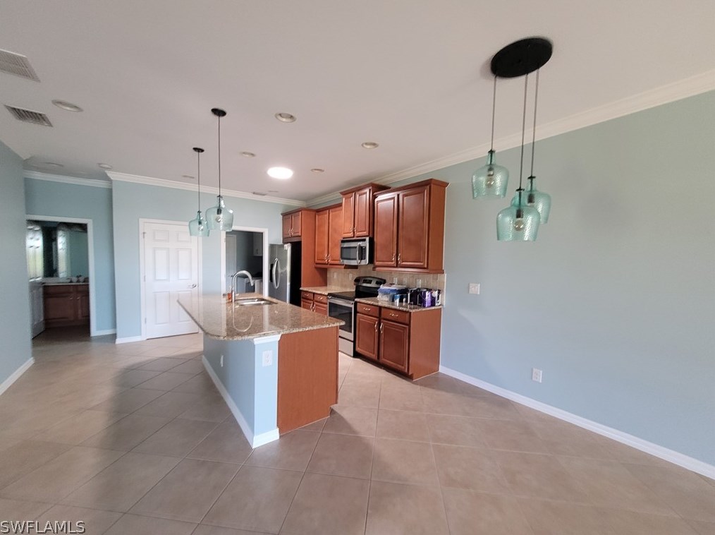 20568 Chestnut Ridge Dr, Fort Myers, FL 33917