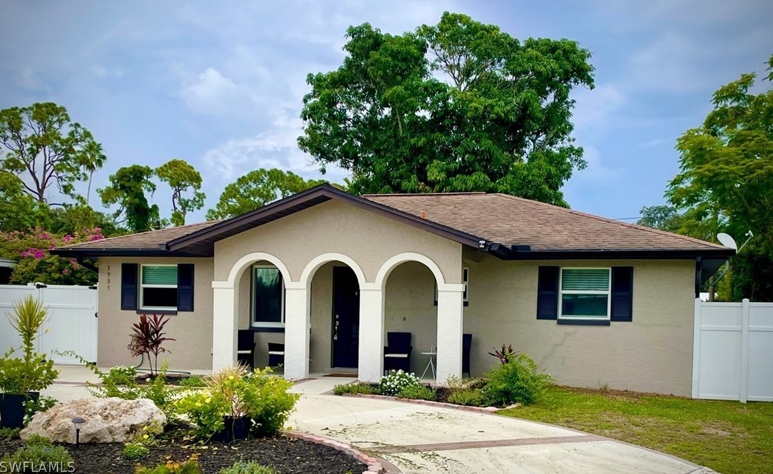 3905 Luzon St, Fort Myers, FL 33901-8518