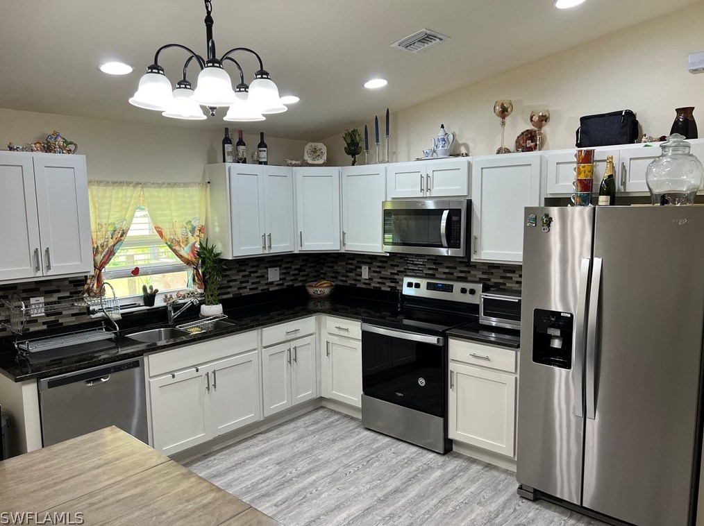 5005 Dania Cir, Labelle, FL 33935-5392