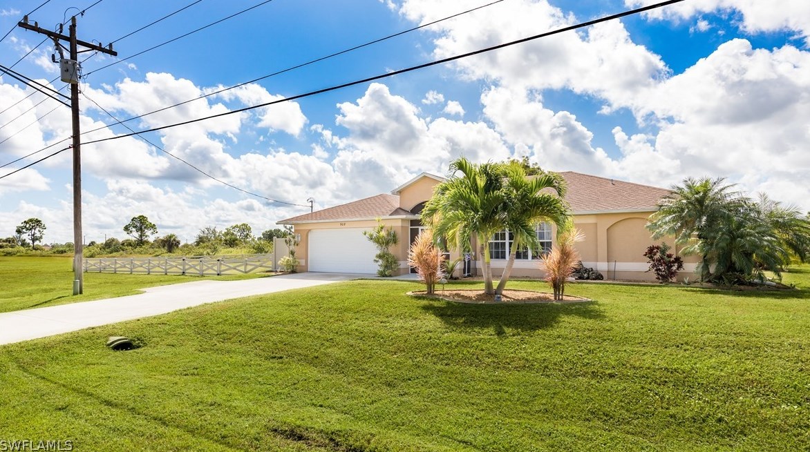 908 Vogiantzis Pkwy, Cape Coral, FL 33909-6206