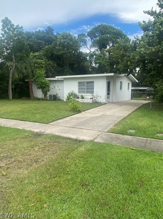 912 Hibiscus Ln, Fort Myers, FL 33903-4210