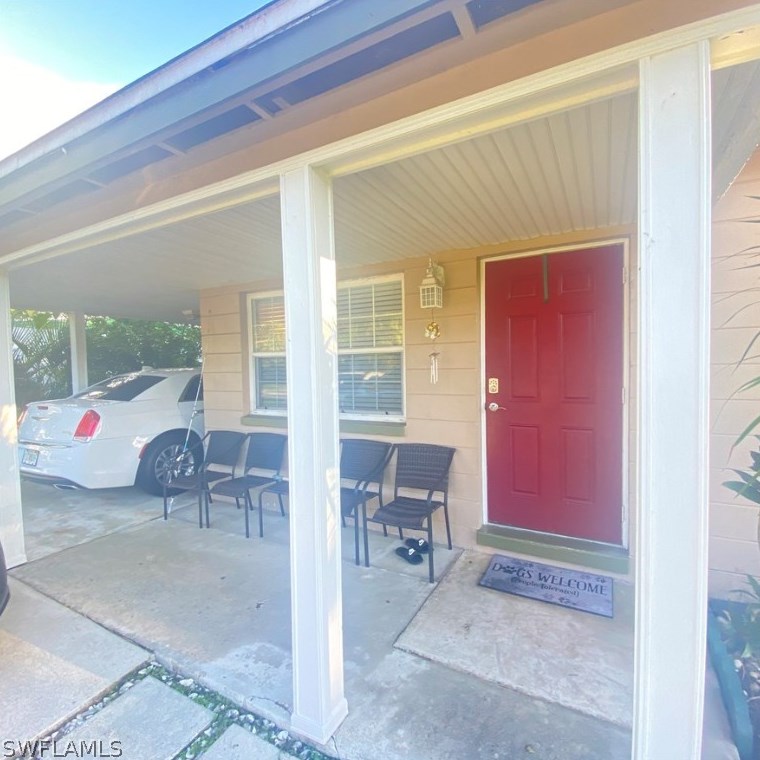 915 Hibiscus Ln, Fort Myers, FL 33903-4209
