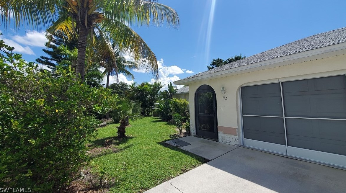 132 22nd St, Cape Coral, FL 33990-4354