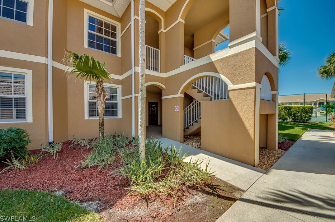 1108 Winding Pines Cir, Cape Coral, FL 33909-8701