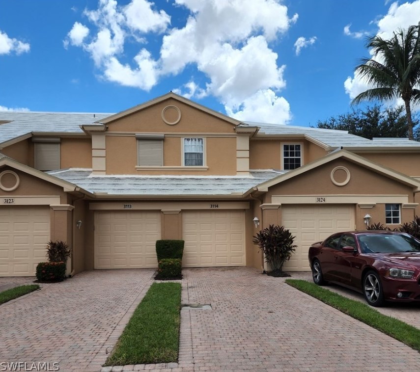 13891 Lake Mahogany Blvd, Fort Myers, FL 33907-6570