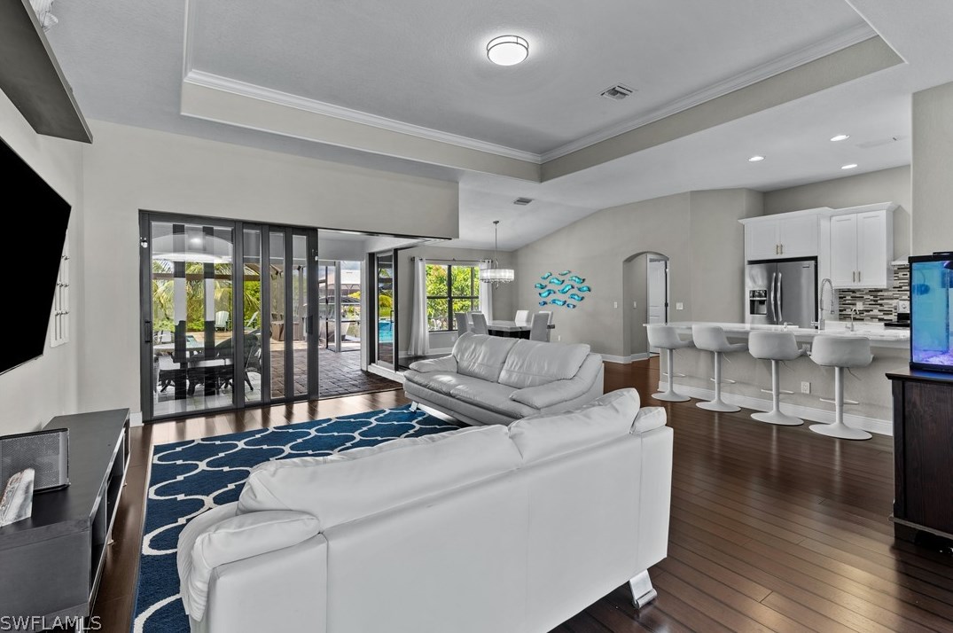3313 Embers Pkwy, Cape Coral, FL 33993-8998