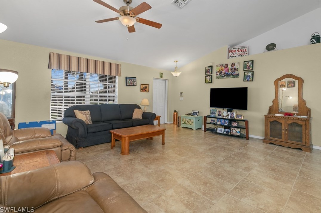 1232 33rd Pl, Cape Coral, FL 33993-9432