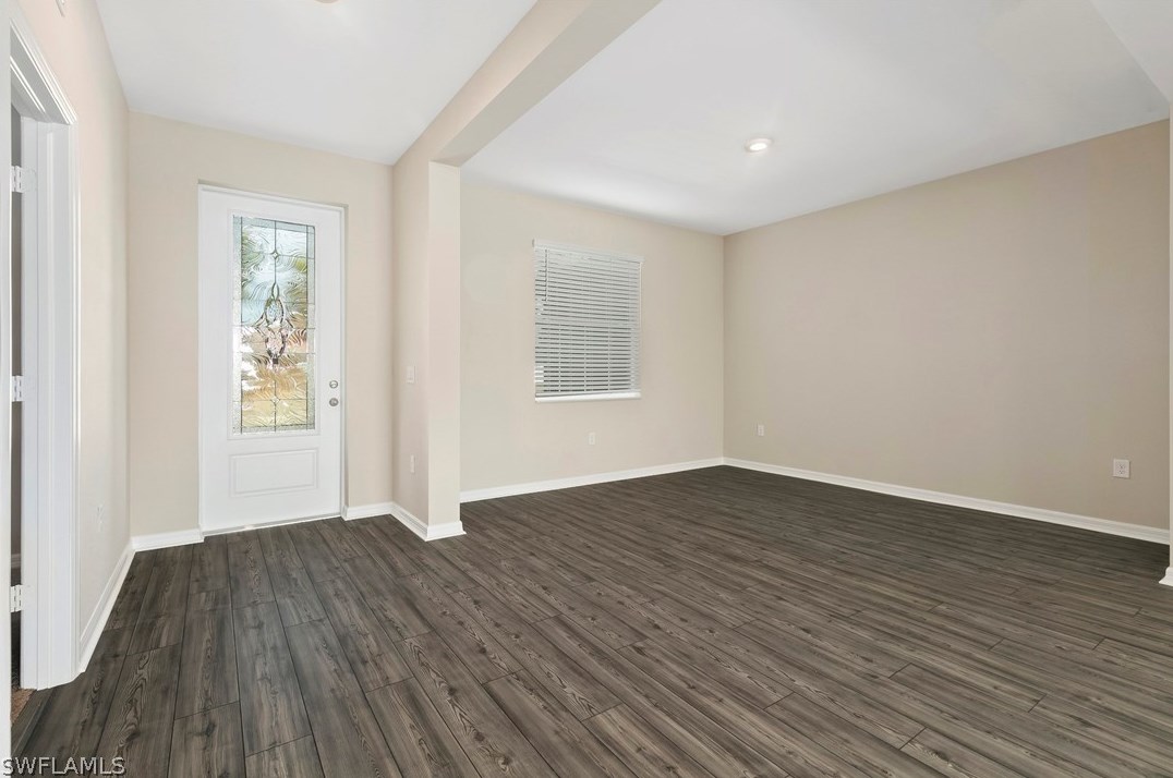 1211 2nd Pl, Cape Coral, FL 33909-1106