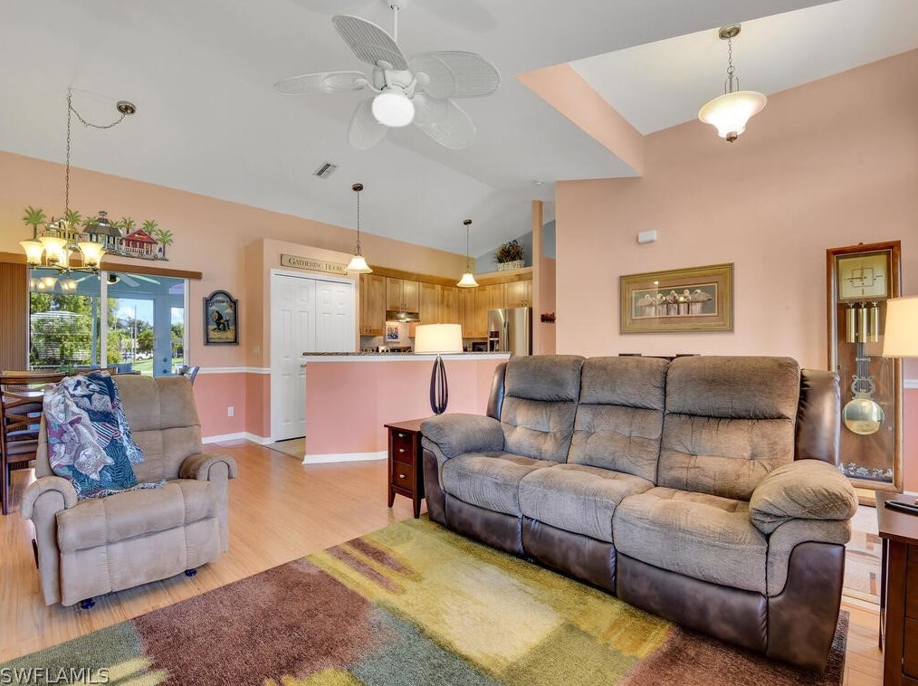 401 3rd Ter, Cape Coral, FL 33990-1036