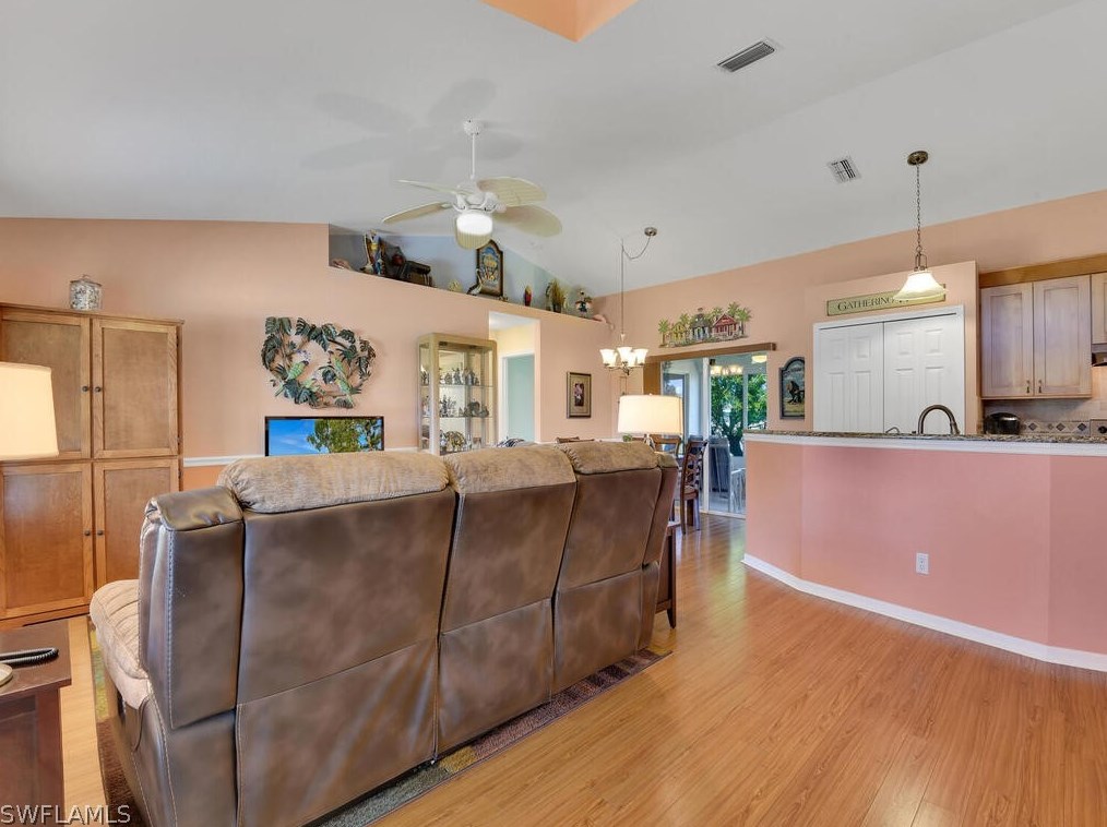 401 3 Ter, Cape Coral FL  33990-4003 exterior