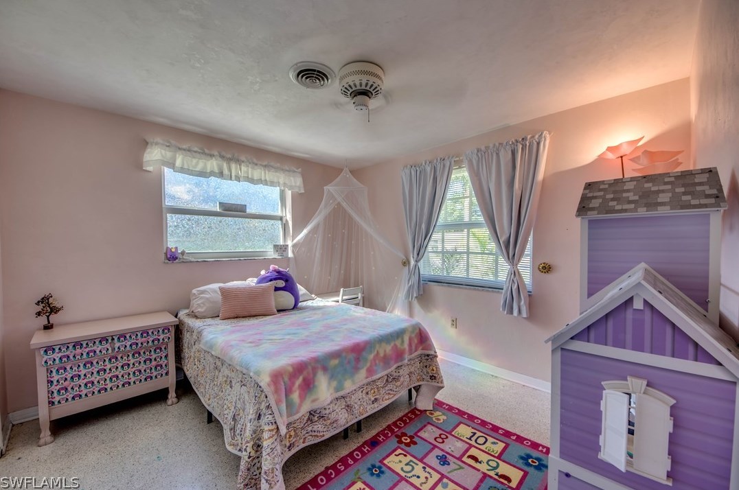 5027 Fairfield Dr, Fort Myers FL 33919-1908 exterior