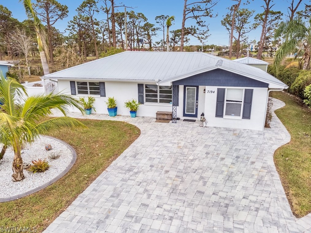 7194 Vassar Dr, Fort Myers, FL 33908-2226