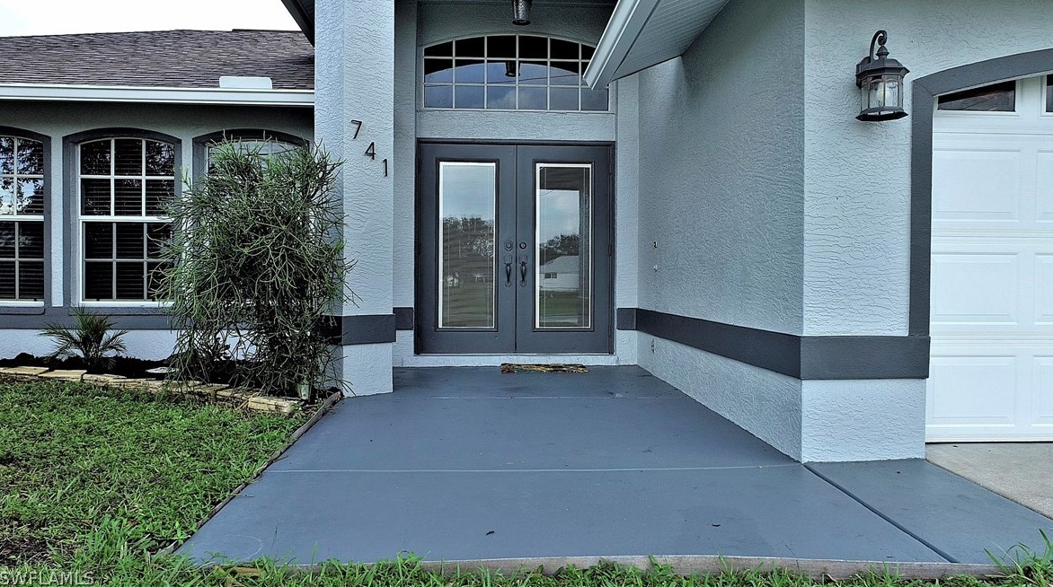 741 Arundel Cir, Fort Myers, FL 33913-7142