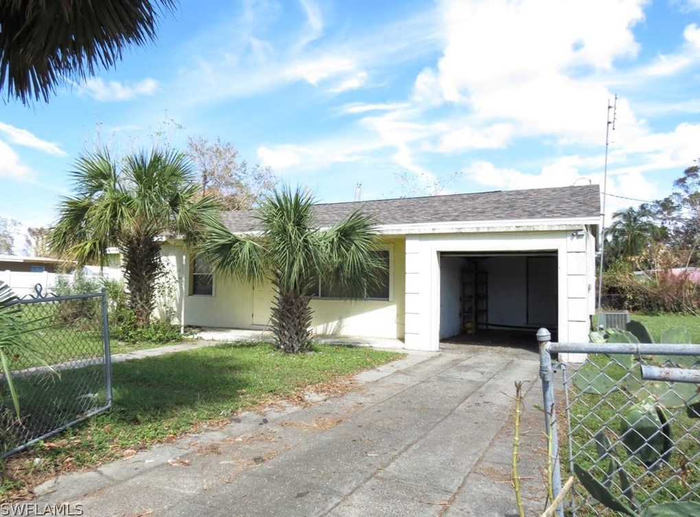 3119 Apache St, Fort Myers, FL 33916-2001